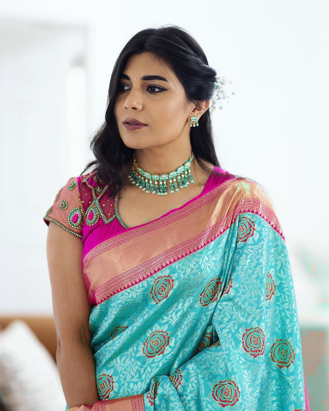 Banarasi Silk Silver Zari Weaved Body With Gold Zari Pallu Border Saree