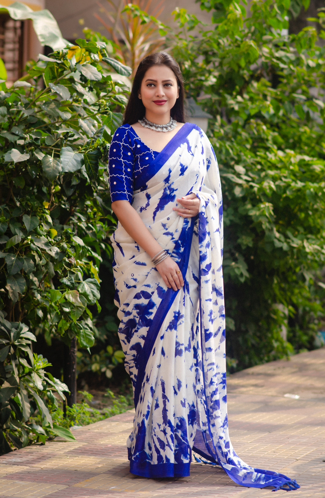 Jute Cotton Shibori Printed Saree With Thread Work Blouse
