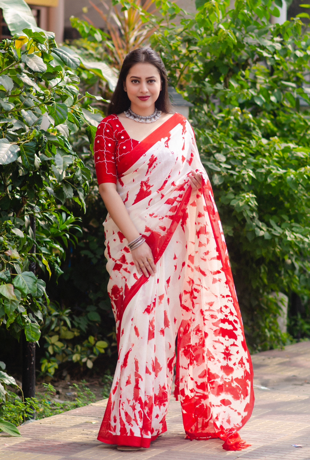 Jute Cotton Shibori Printed Saree With Thread Work Blouse