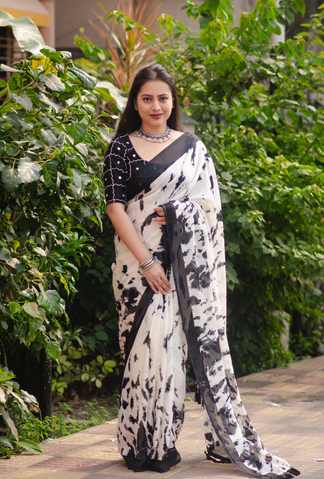 Jute Cotton Shibori Printed Saree With Thread Work Blouse