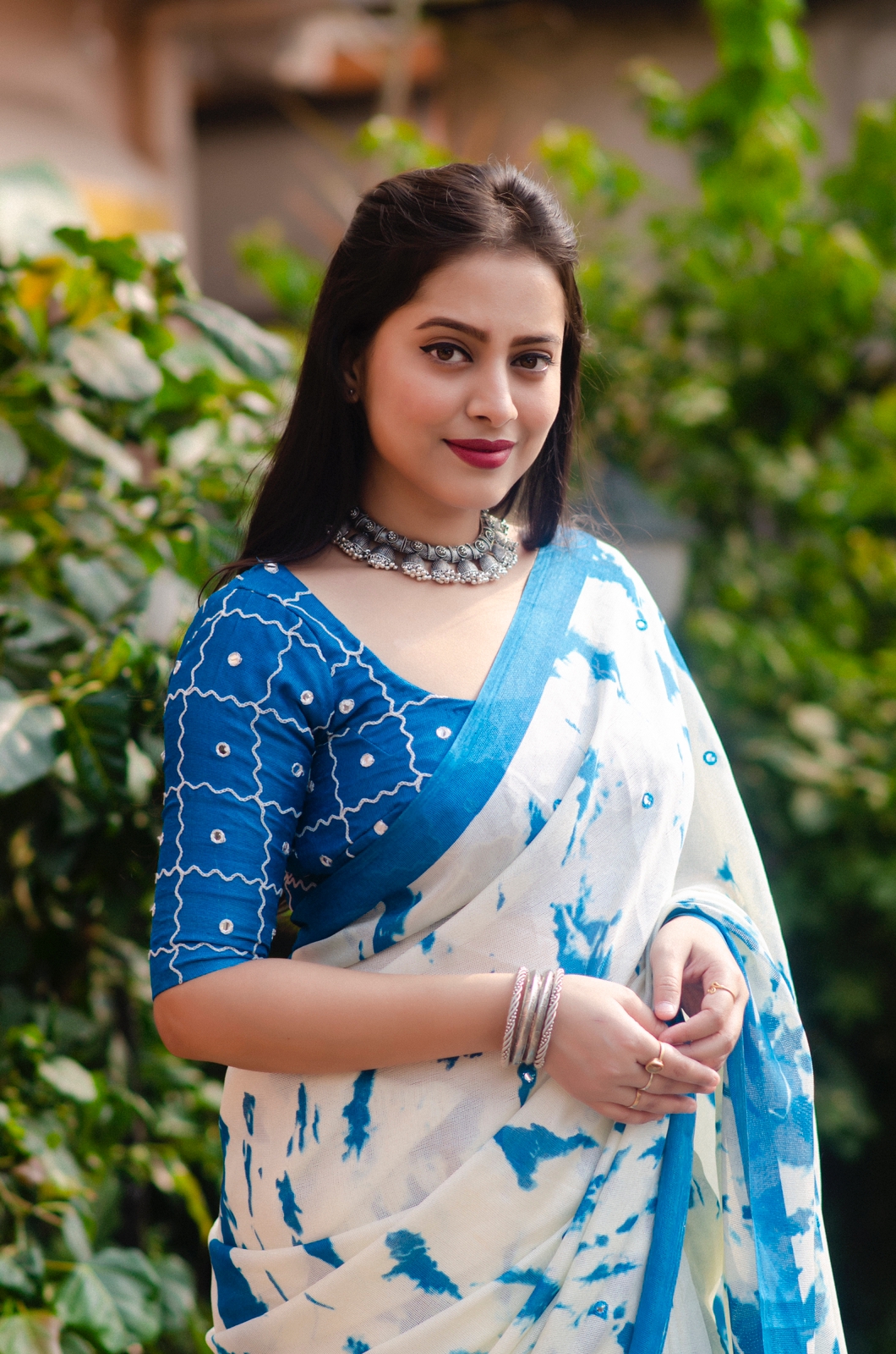 Jute Cotton Shibori Printed Saree With Thread Work Blouse