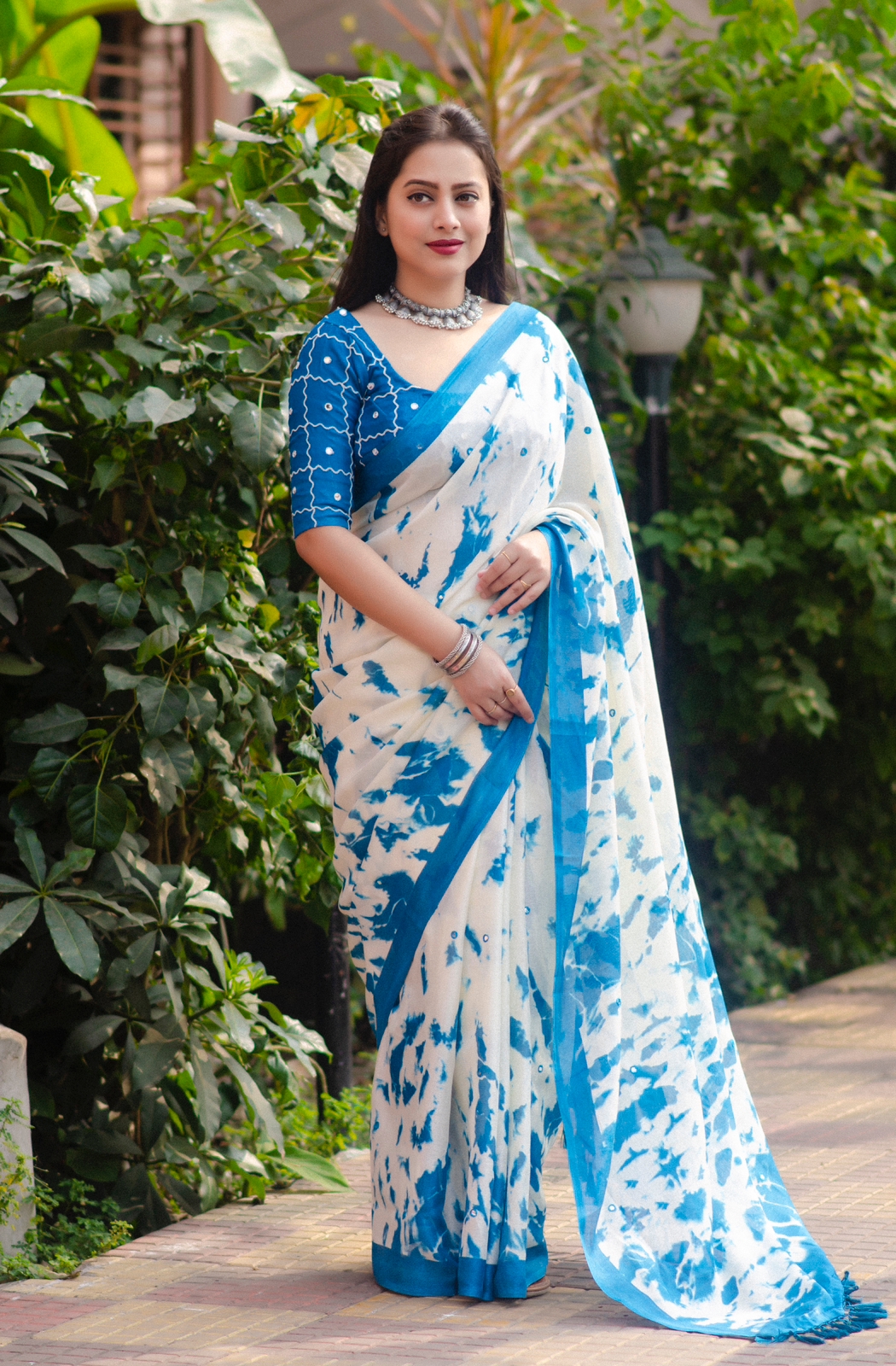 Jute Cotton Shibori Printed Saree With Thread Work Blouse