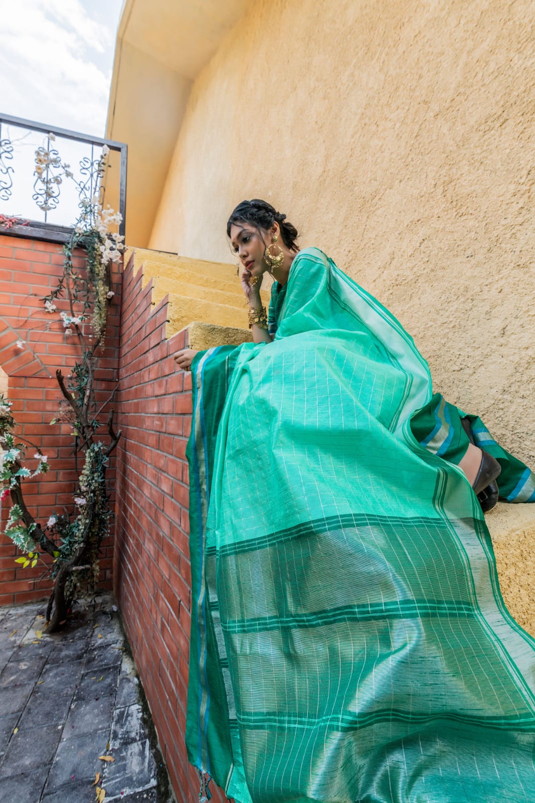 Pure Banarasi Raw Silk All Over Zari Checks With Temple Border Saree