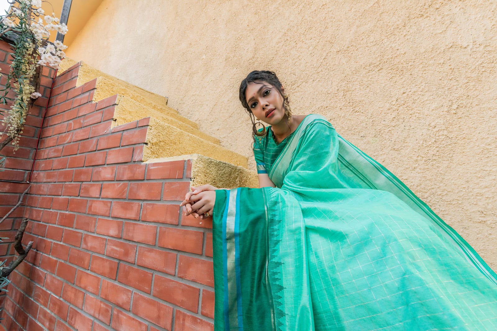 Pure Banarasi Raw Silk All Over Zari Checks With Temple Border Saree