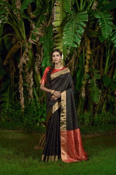 Image of Banarasi Silk Bandhani Weaved Booti With Zari Border Saree