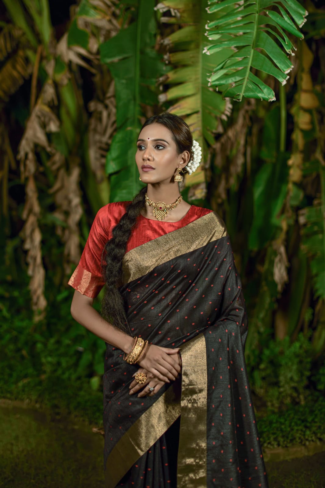 Banarasi Silk Bandhani Weaved Booti With Zari Border Saree