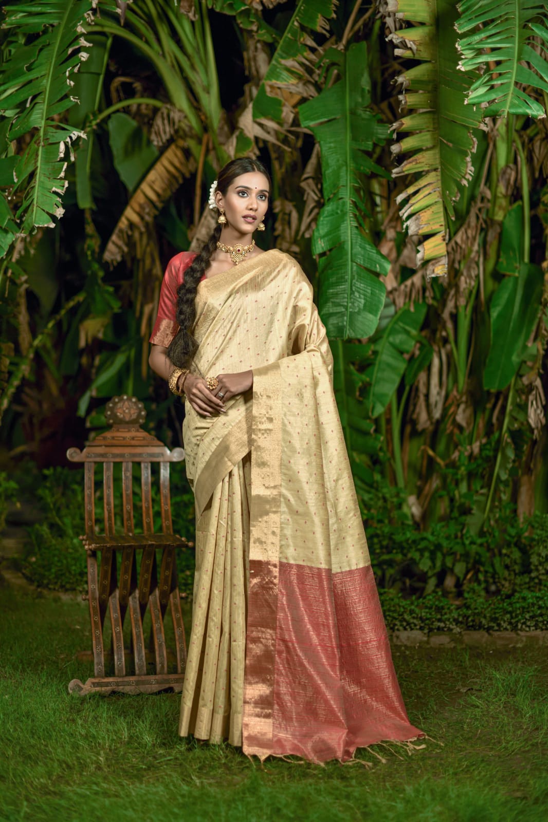 Banarasi Silk Bandhani Weaves Booti And Zari Border Saree
