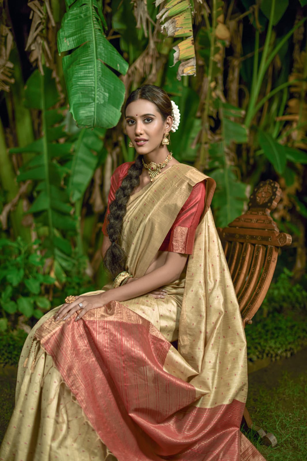 Banarasi Silk Bandhani Weaves Booti And Zari Border Saree