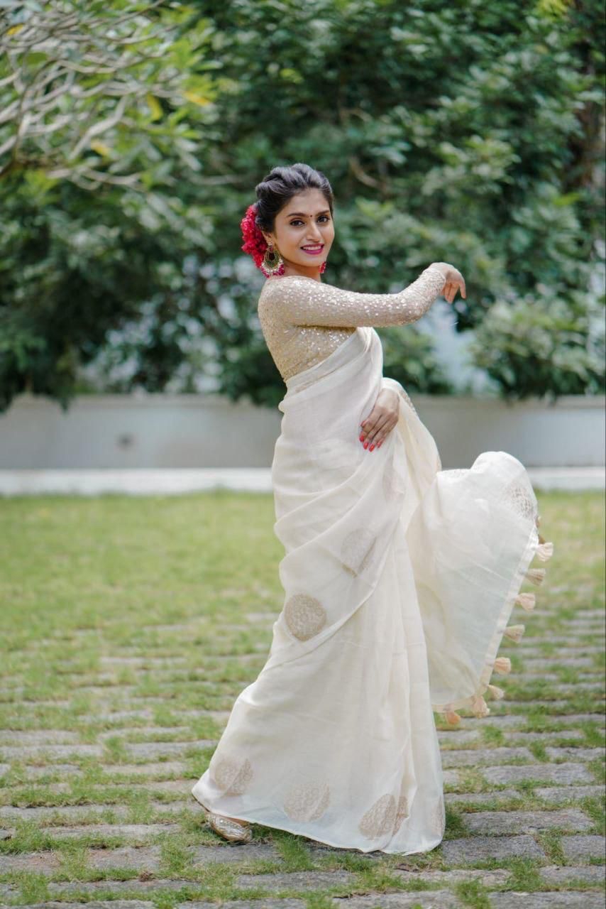 Pure Linen Zari Jacqard Weave With Tassels On Pallu