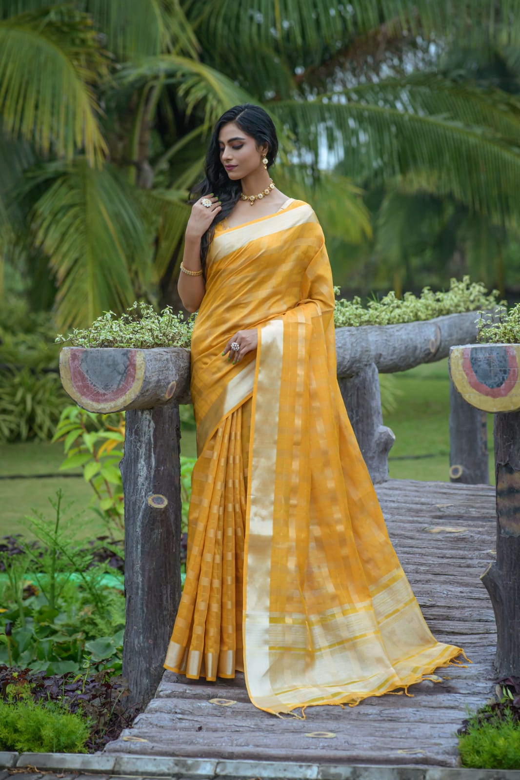 Cotton Silk Zari Patta Weaved All Over With Zari Border Saree
