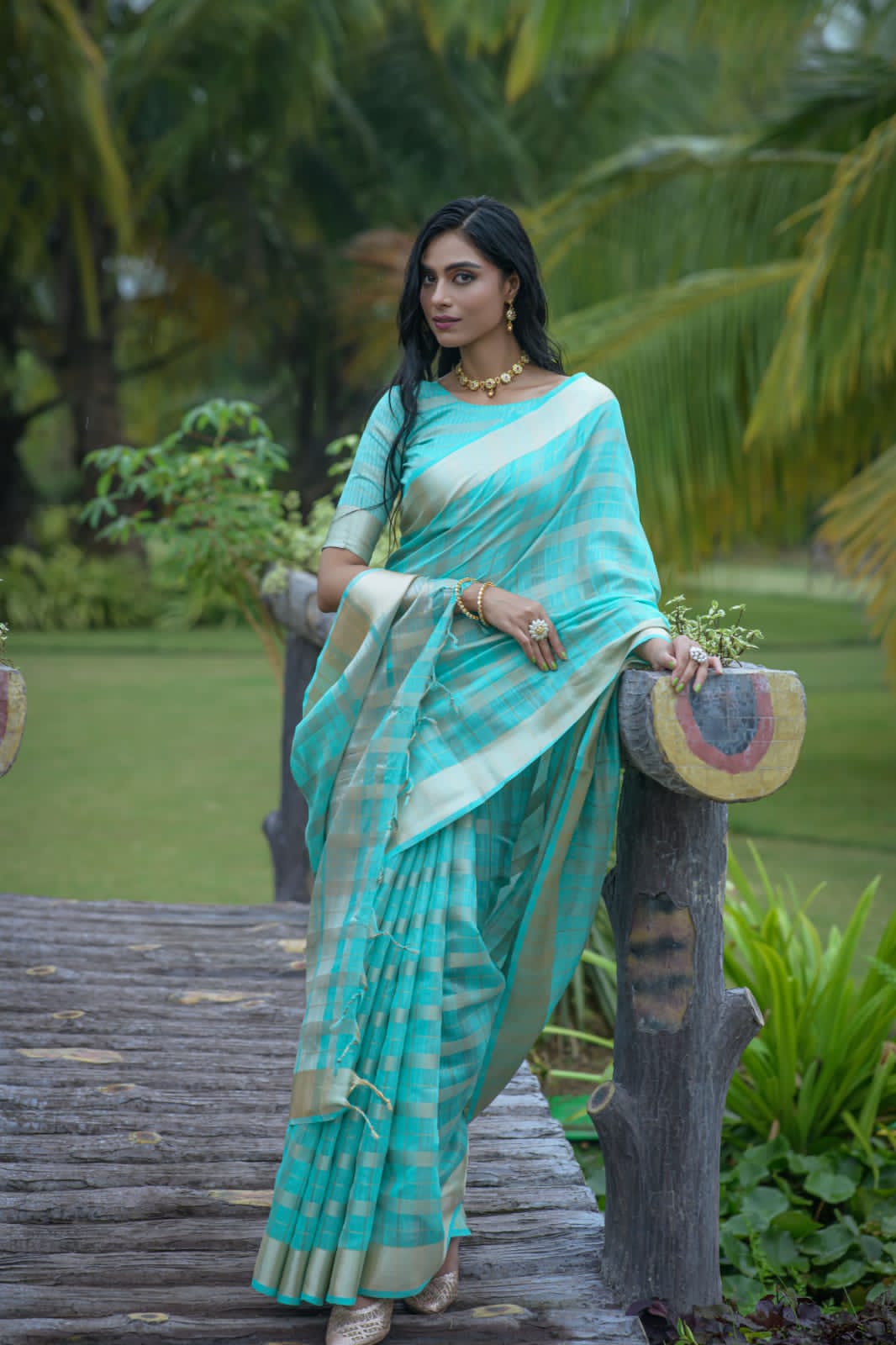 Cotton Silk Zari Patta Weaved All Over With Zari Border Saree