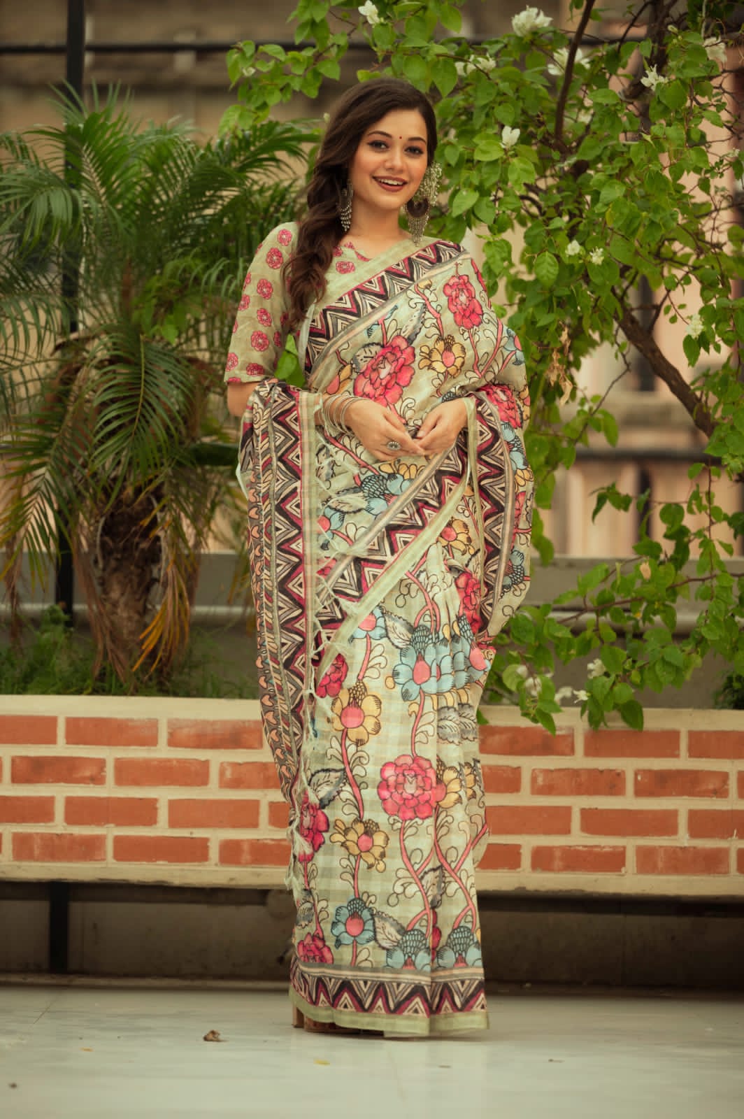 Linen Kalamkari Print Saree With Zari Lining Border And Tassels