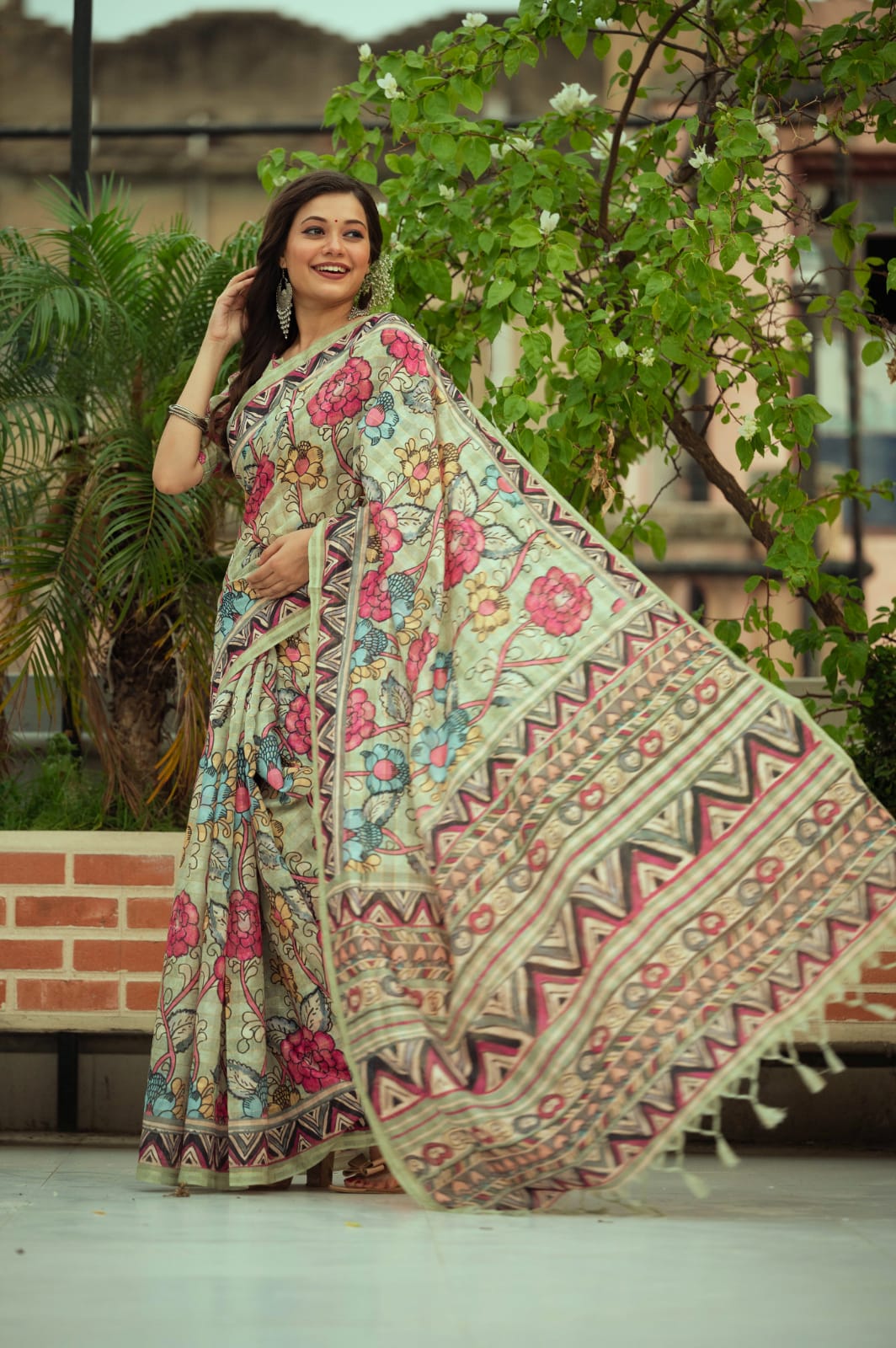 Linen Kalamkari Print Saree With Zari Lining Border And Tassels