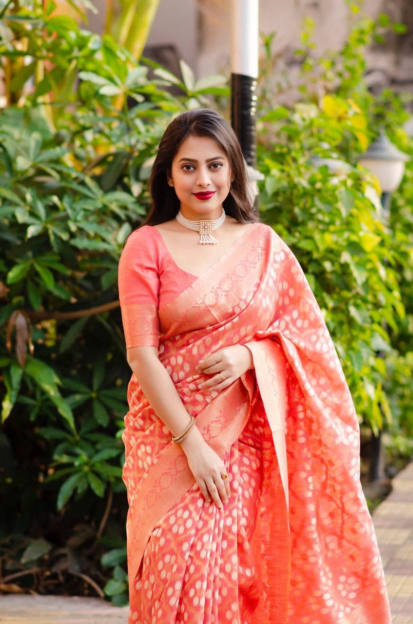 Cotton Silk Weaved Saree With Tassels On Pallu