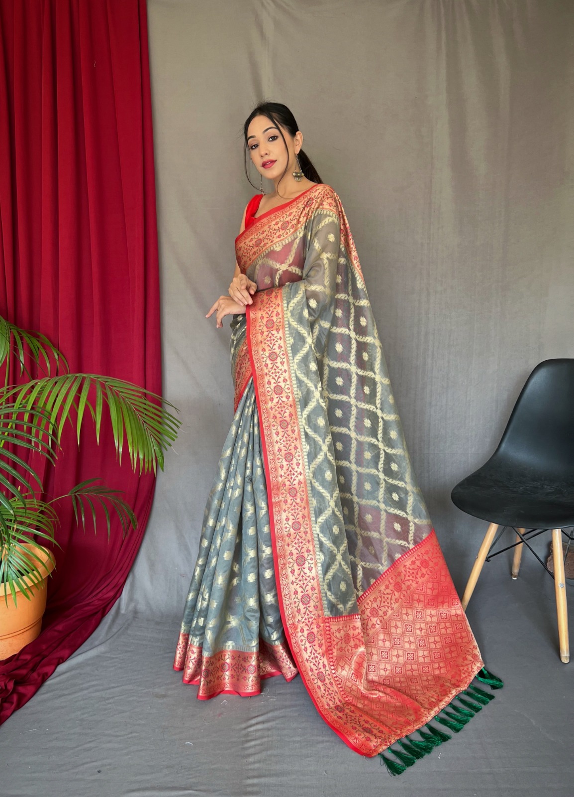 Pure Organza Silk Jacquard Weaved Rich Pallu Saree