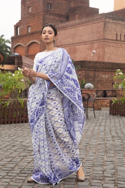Image of White Linen Slub Cotton Resham Weaved Saree