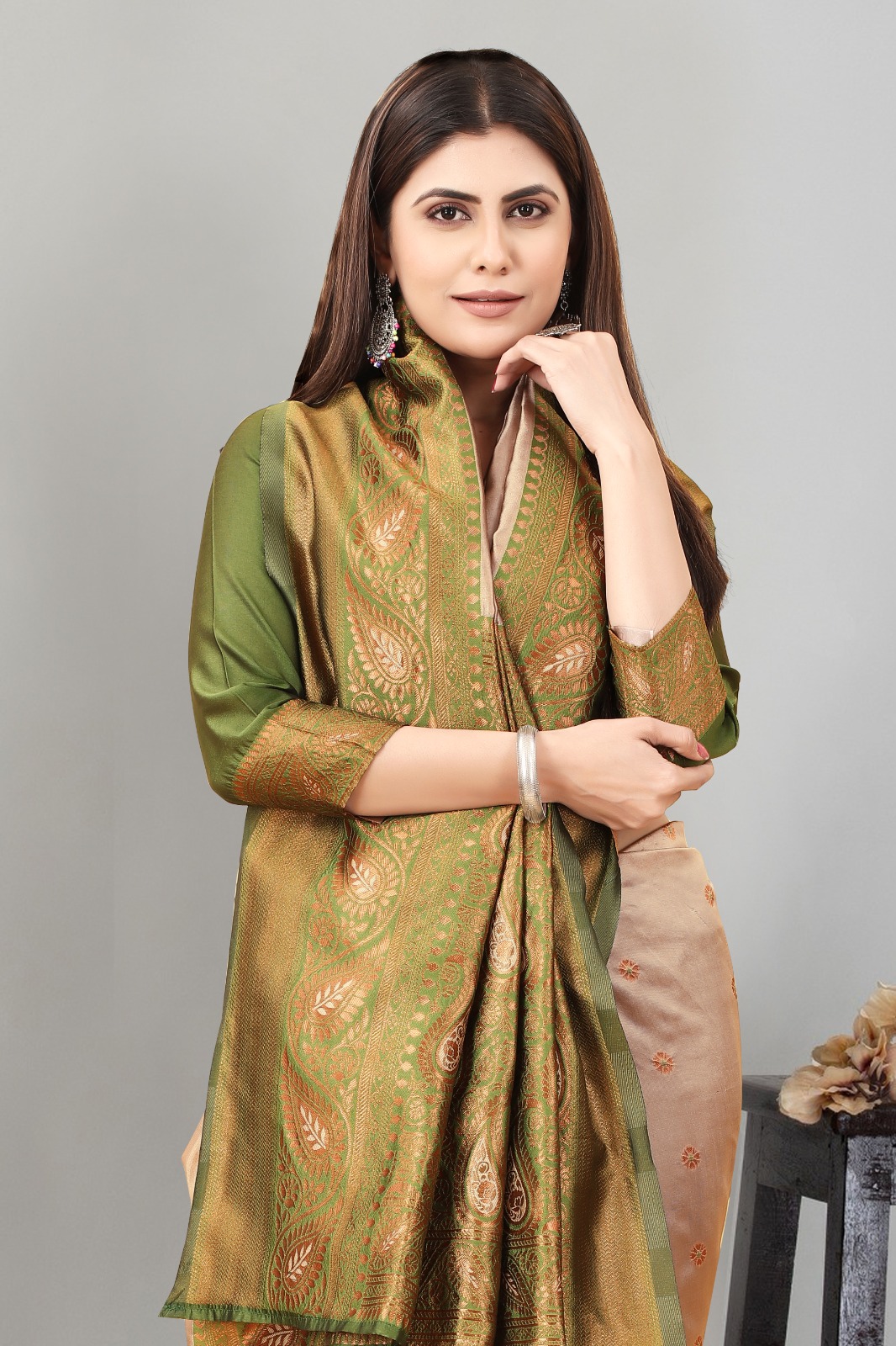 Cream Banarasi Silk Saree Zari And Resham Weaved With Rich Pallu