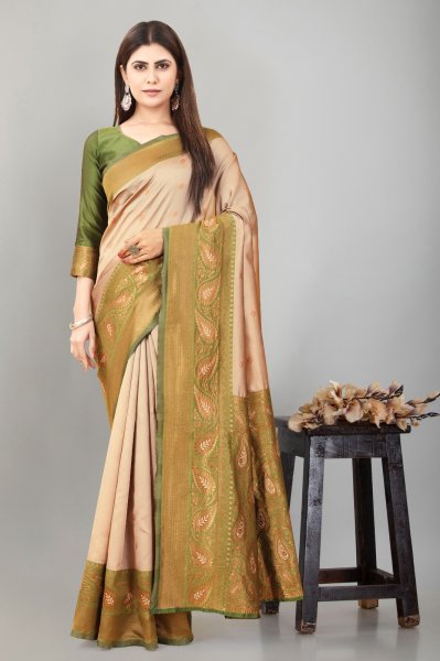 Image of Cream Banarasi Silk Saree Zari And Resham Weaved With Rich Pallu