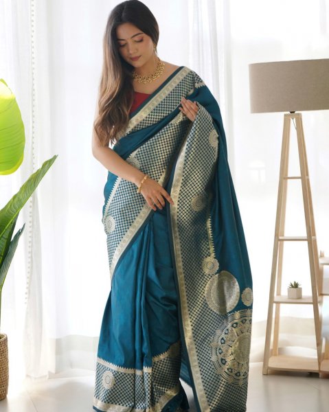 Image of Teal Banarasi Silk Plain Saree With Wide Zari Brocade And Rich Pallu
