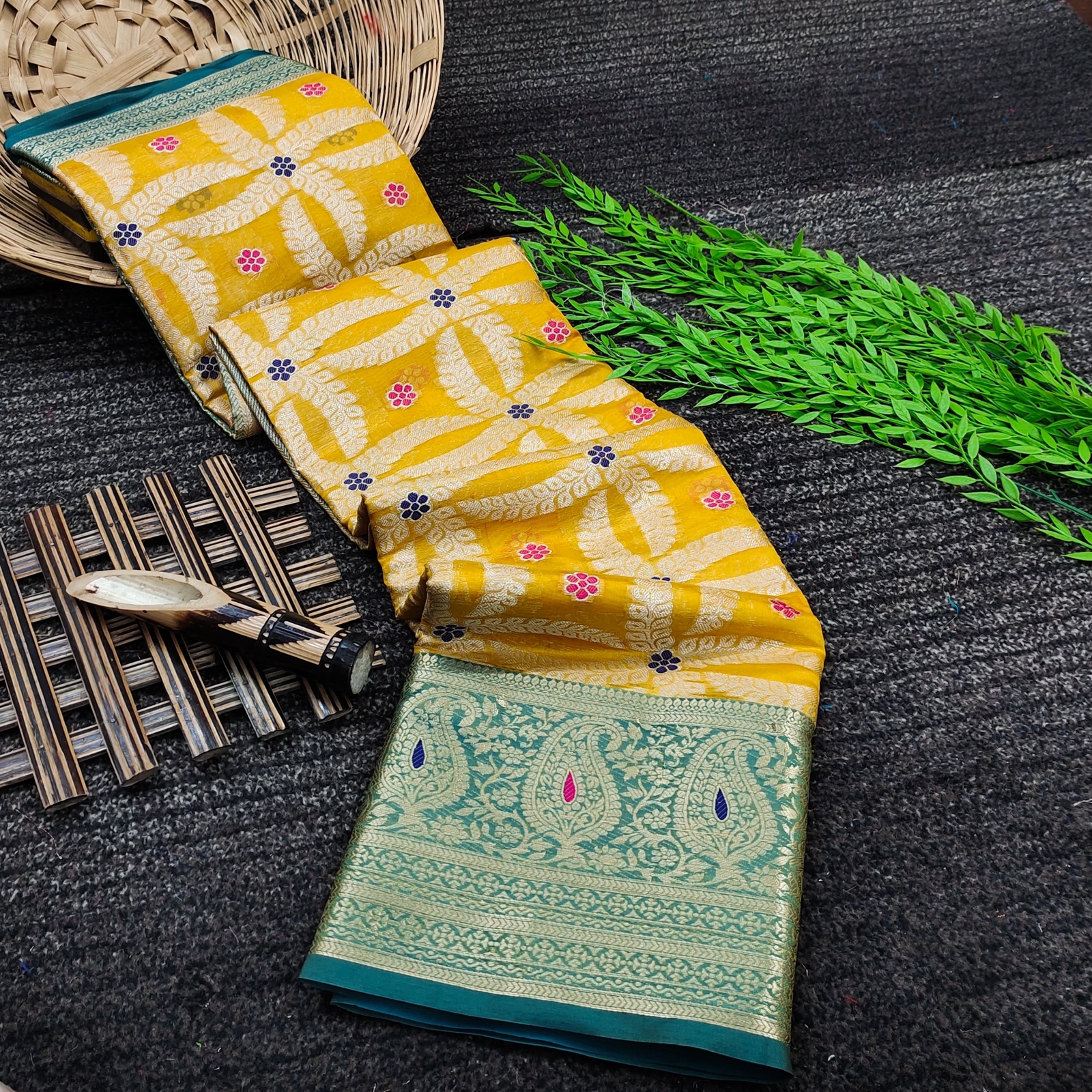 Organza Silk Cotton Touch Zari Meenakari Weaved Pallu And Border Saree