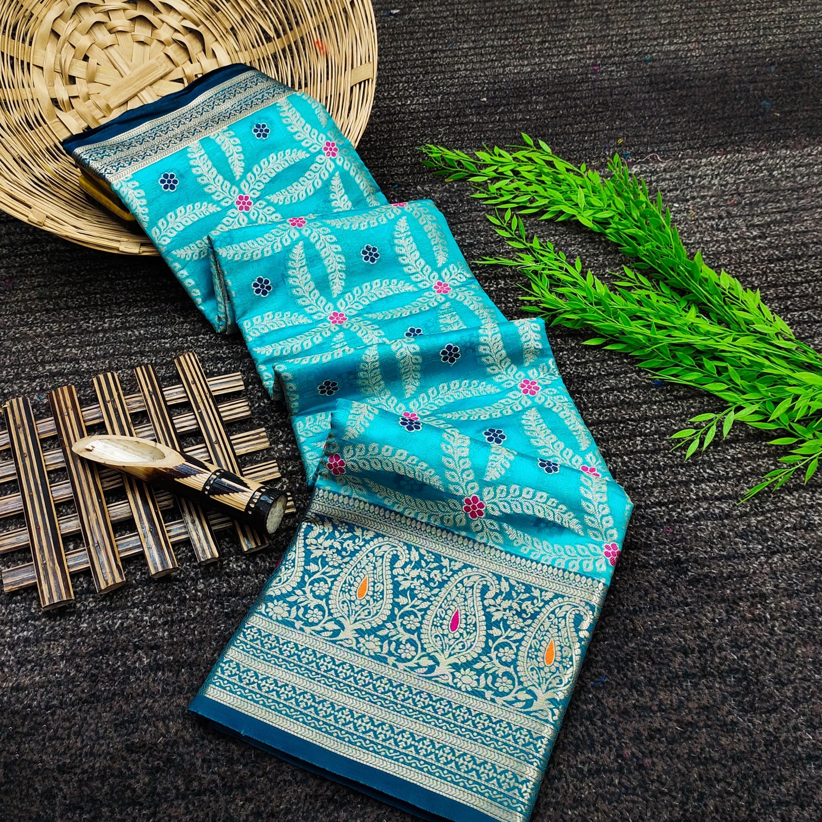 Organza Silk Cotton Touch Zari Meenakari Weaved Pallu And Border Saree