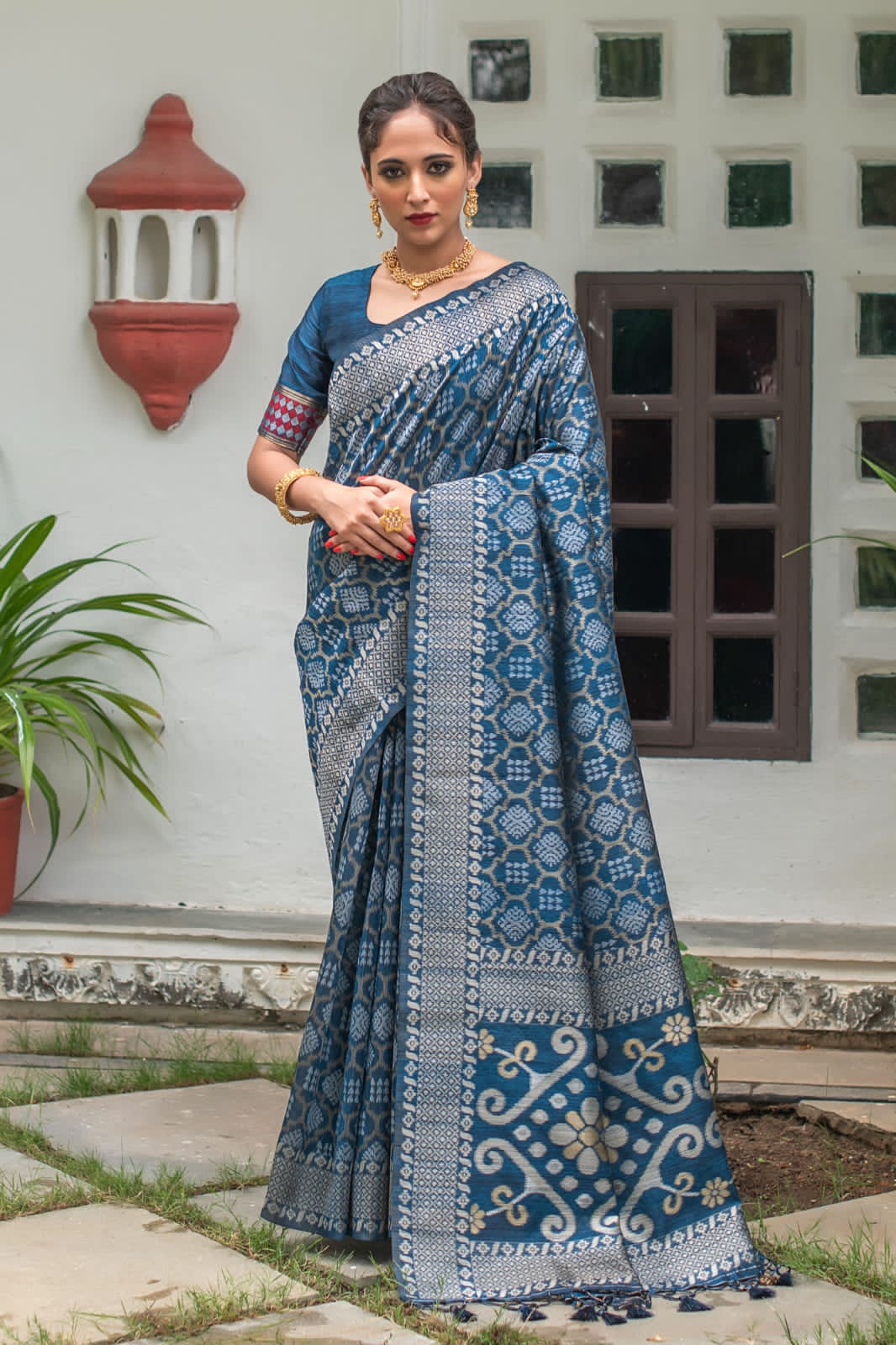 Pure Tussar Silk Jamdani All Over Zari Weaved Patola Style Pallu Saree