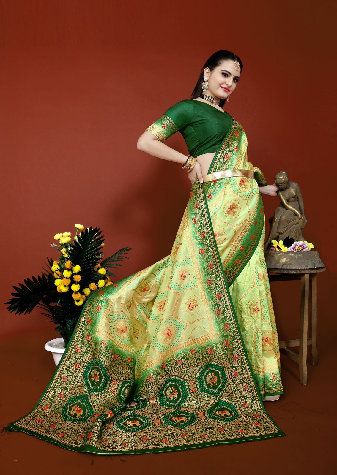 Pure Dola Silk Saree Mina Zari Weaved Body Rich Pallu Saree