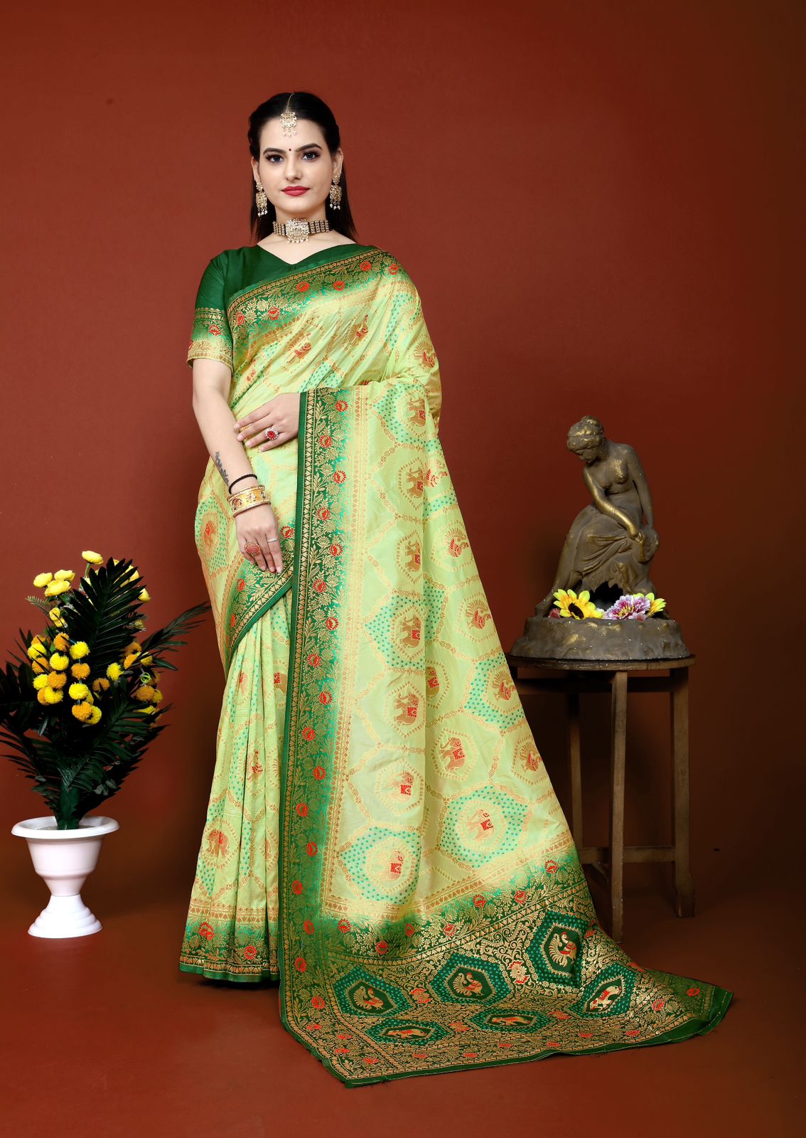 Pure Dola Silk Saree Mina Zari Weaved Body Rich Pallu Saree
