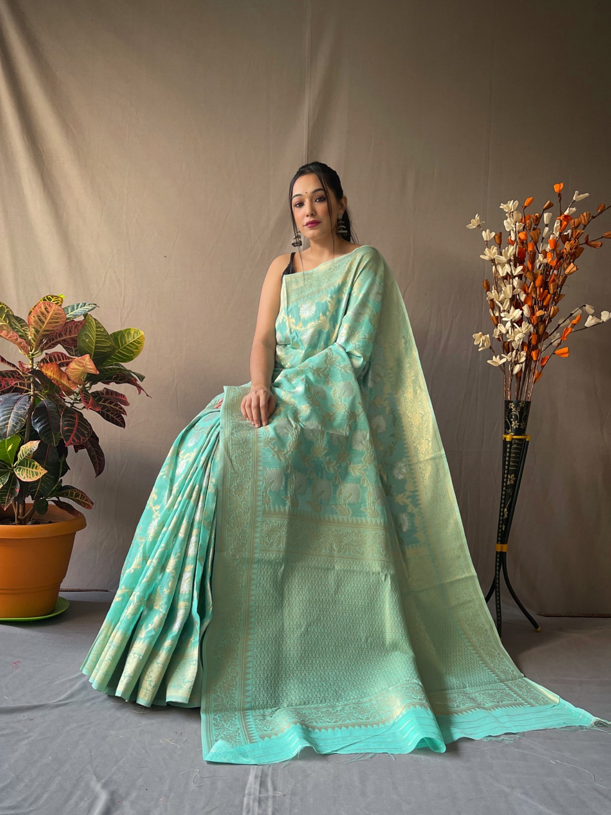 Pure Linen Tissue Silk All Over Gold Silver Zari Weaved With Rich Pallu Saree