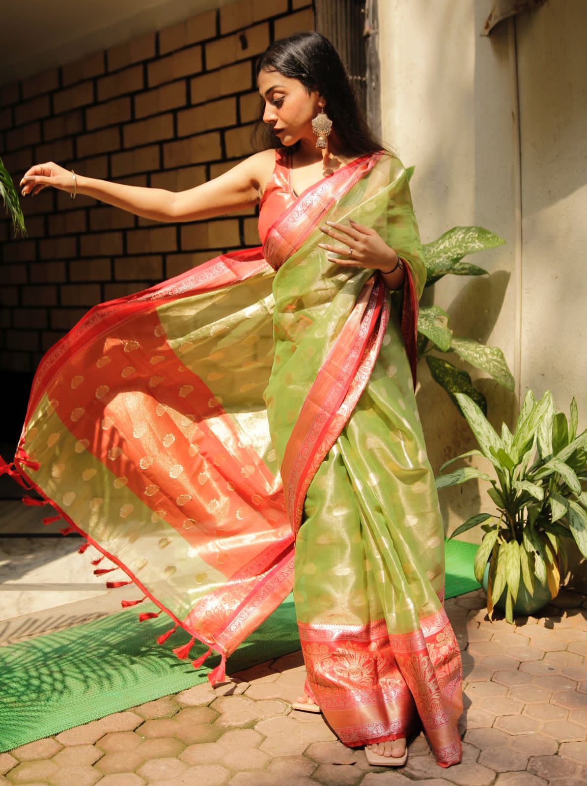 Pure Tissue Silk All Over Zari Weaved With Rich Zari Pallu Border Saree