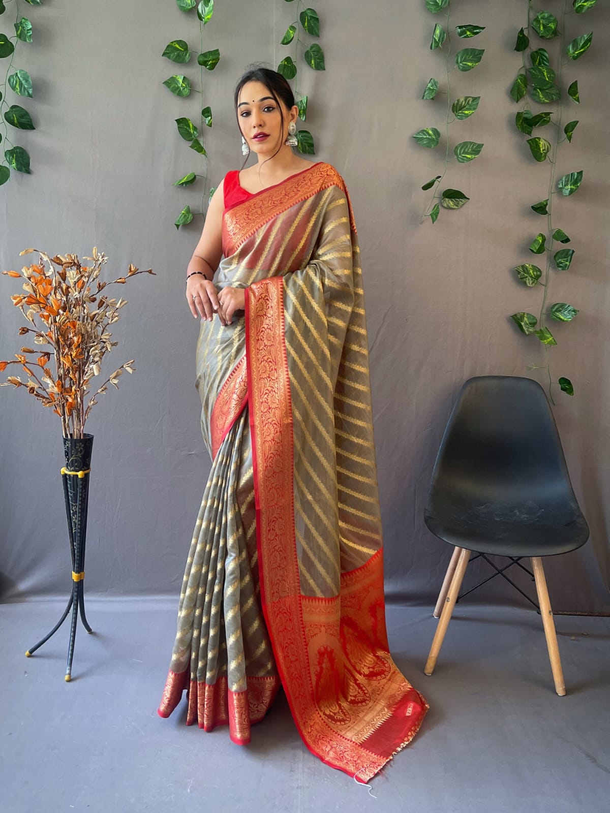 Pure Organza Lehariya Zari Weaved Border And Rich Pallu Saree