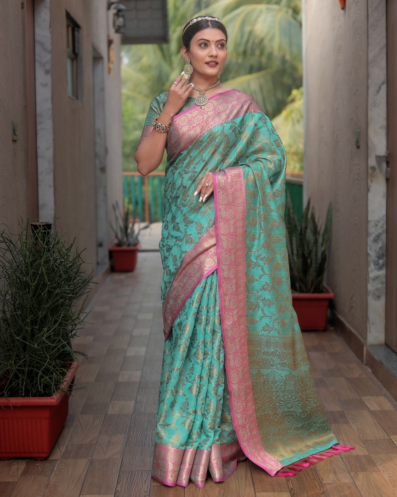 Pure Banarasi Handloom Katan Silk Rich Woven Body With Rich Pallu Saree