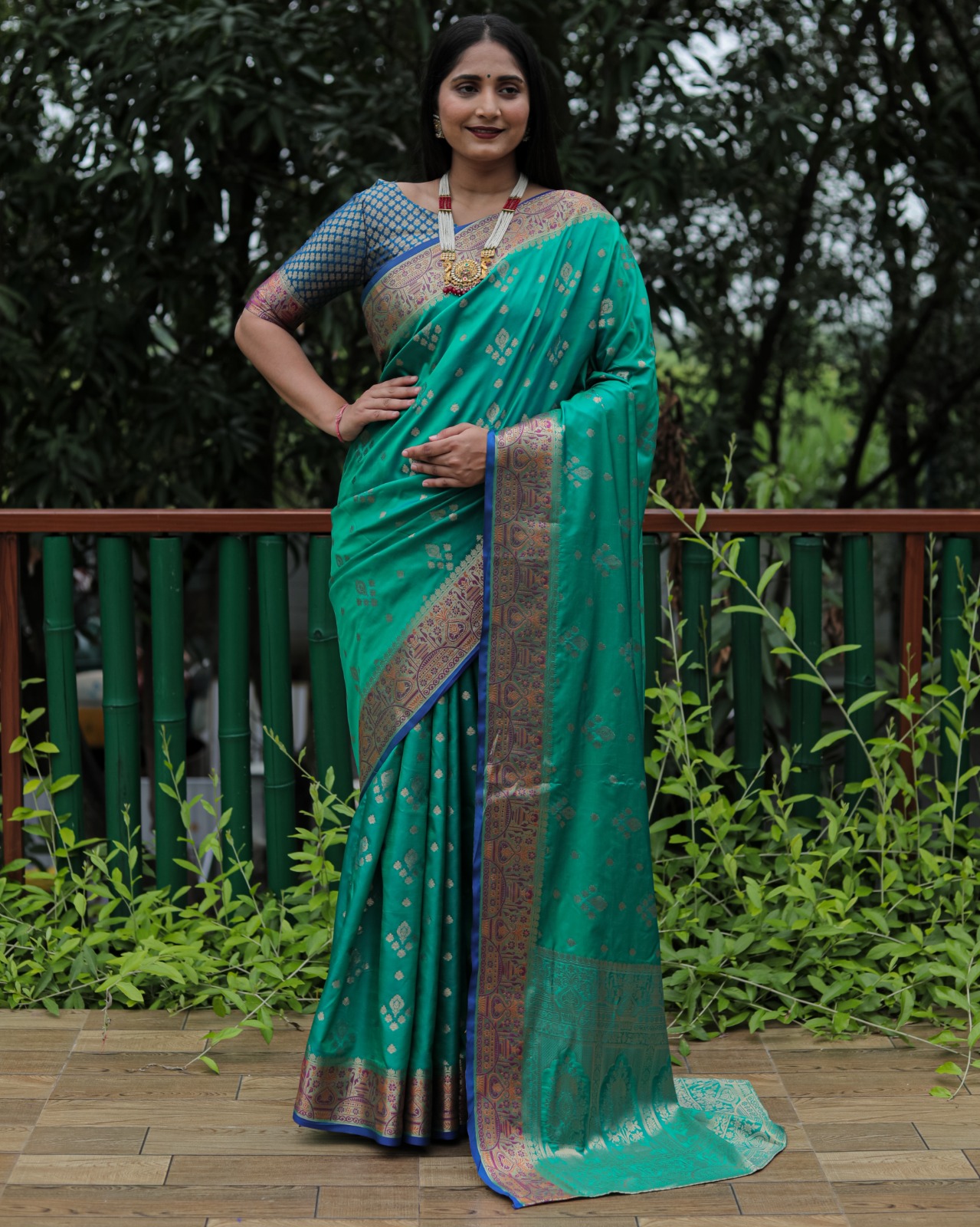 Banarasi Silk Gold Zari Weaved Body Pallu Meenakari Border Saree