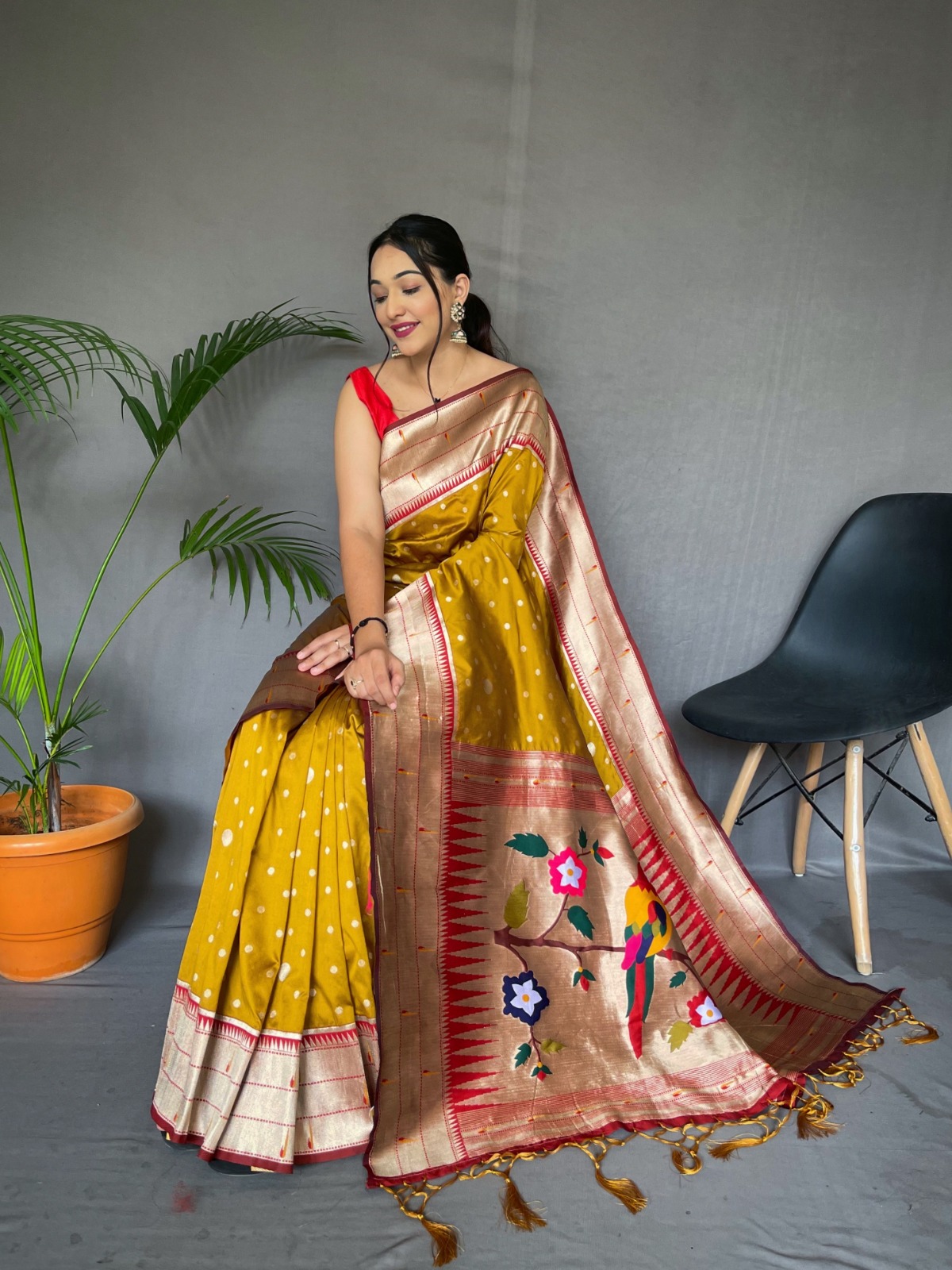 Pure Banarasi Silk Paithani Zari Weaved Polka Dot Pallu Sarees