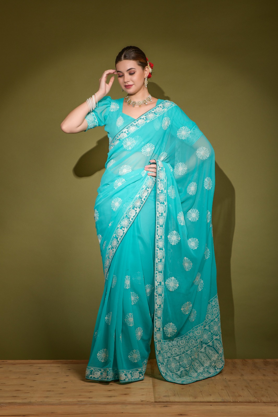 Georgette All Over Lucknavi Thread Work With Lace Border Saree
