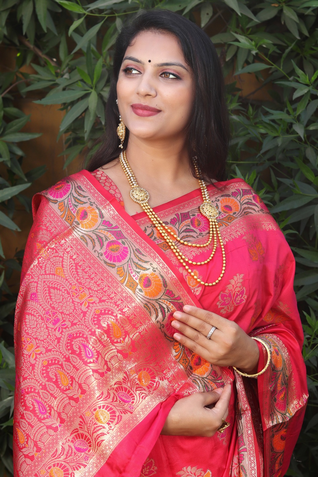 Pure Banarasi Silk Rich Gold Zari And Meenakari Weaved Saree