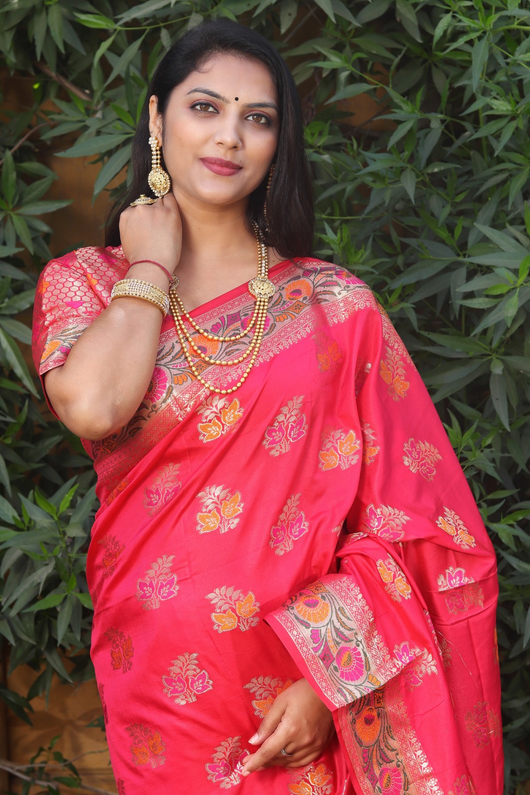 Pure Banarasi Silk Rich Gold Zari And Meenakari Weaved Saree