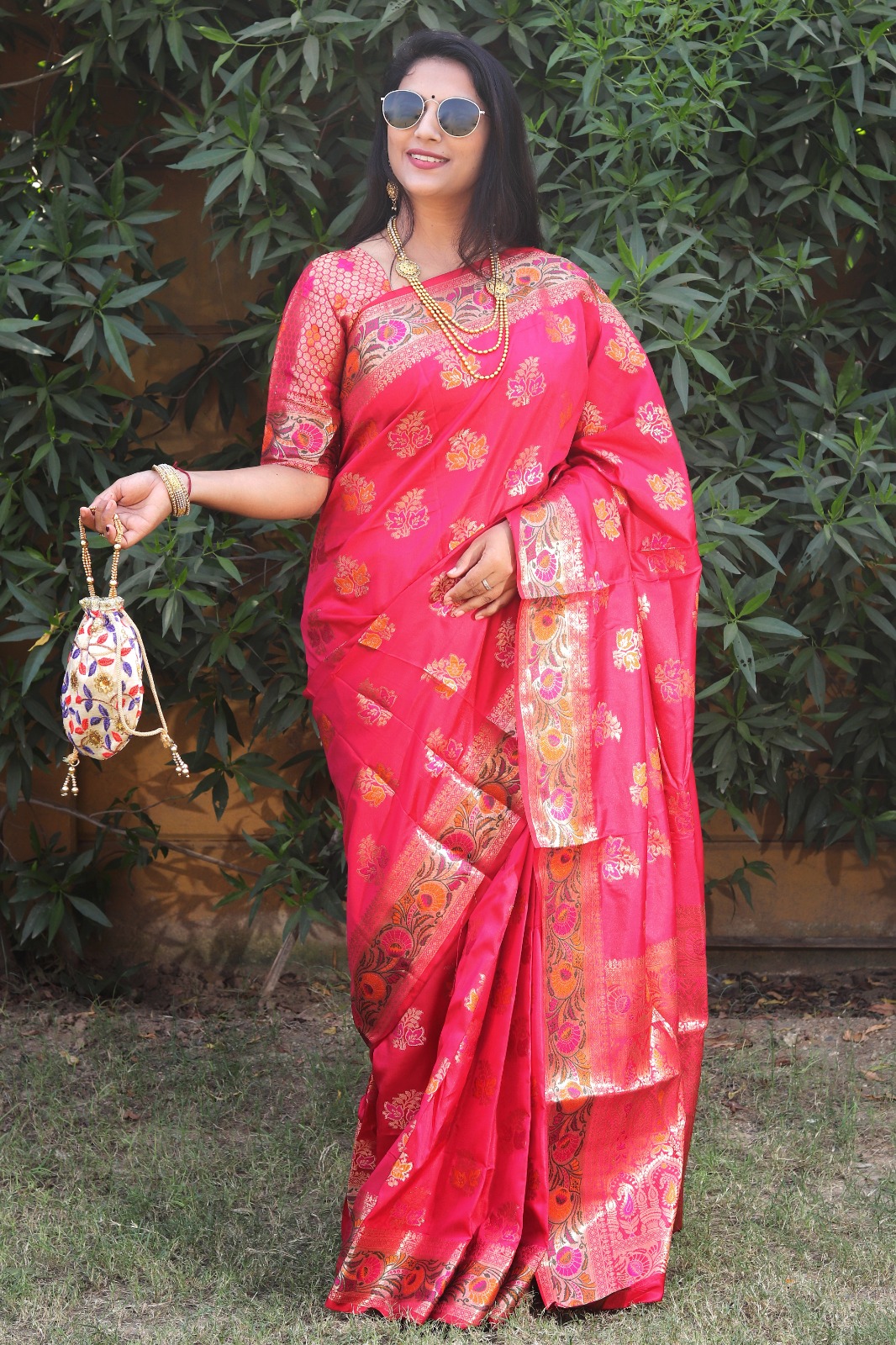 Pure Banarasi Silk Rich Gold Zari And Meenakari Weaved Saree