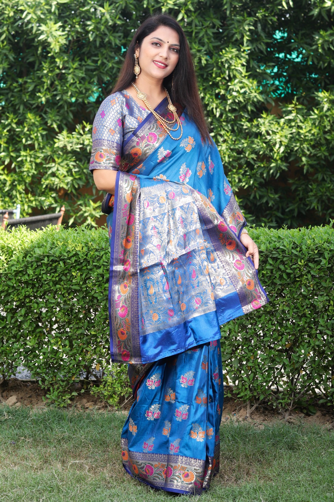 Pure Banarasi Silk Rich Gold Zari And Meenakari Weaved Saree