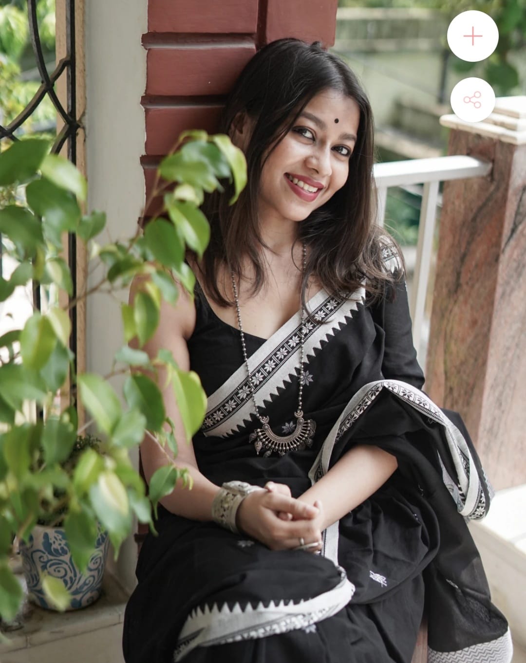 Cotton Silk Handloom Weaved Rich Resham Woven Border Pallu Saree