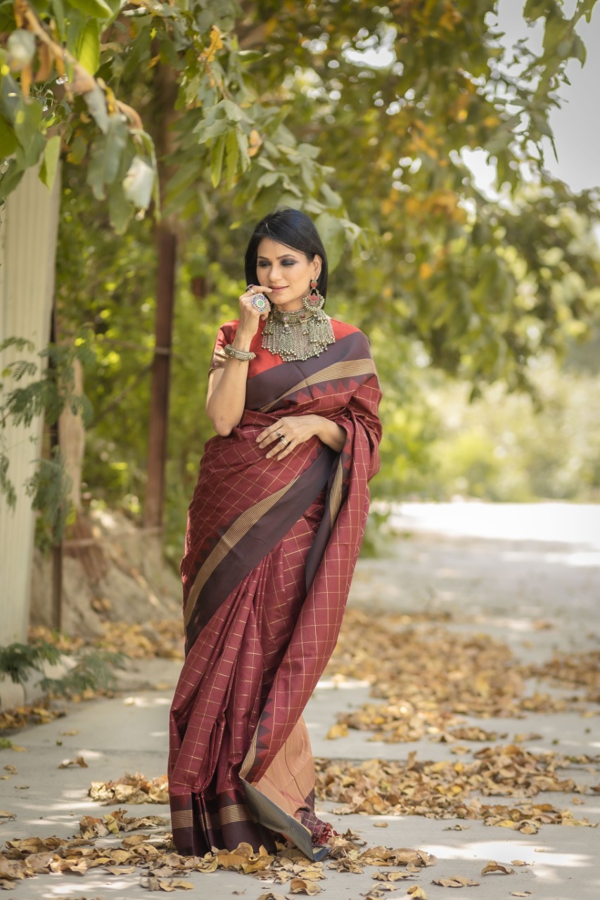 Cotton Silk All Over Zari Weaved Check Body Temple Border Saree