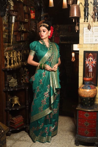 Image of Pure Tussar Jamdani Silk Zari Weaved Border Saree