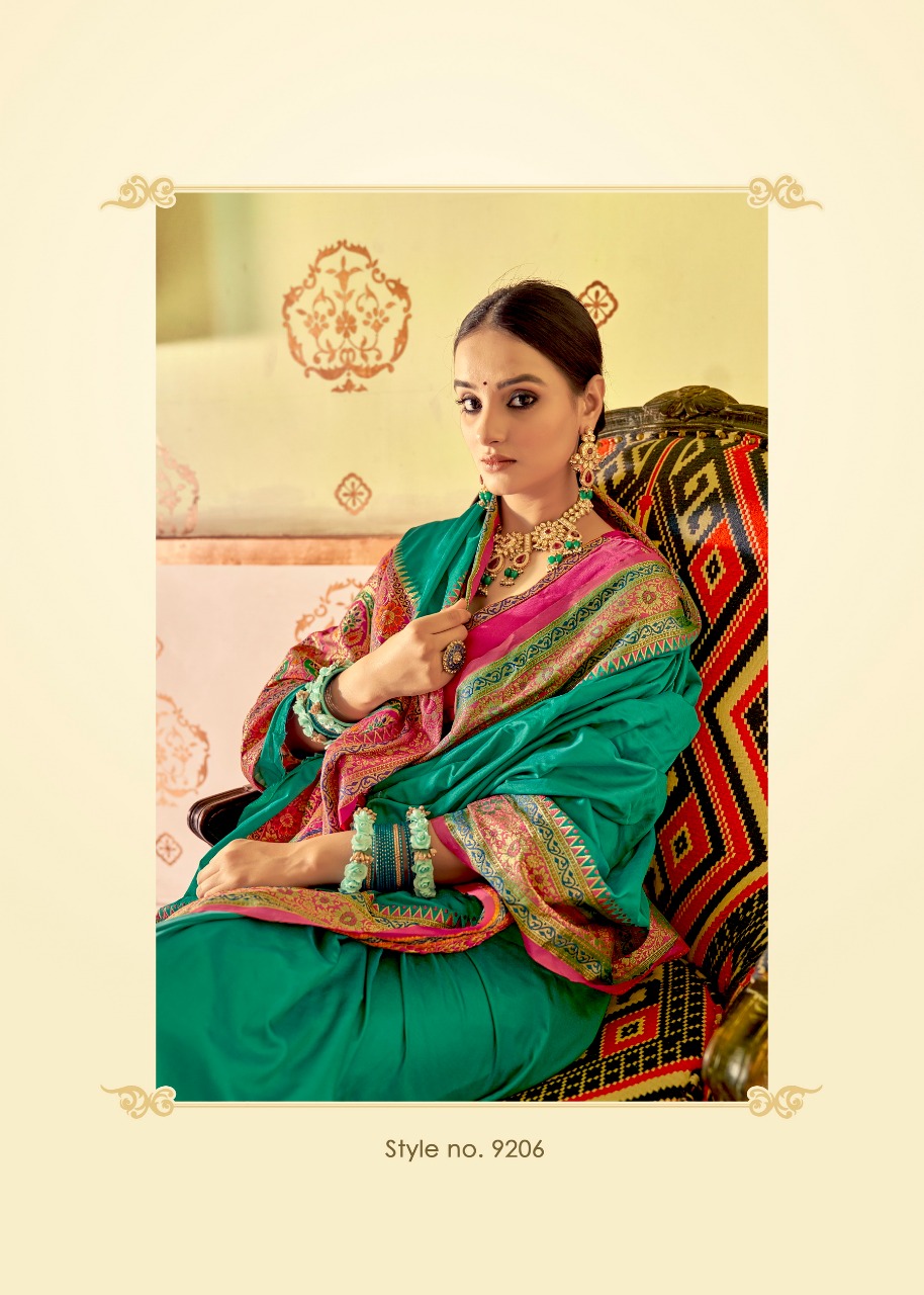 Pure Banarasi Plain Silk With Rich Designer Zari Weaved Pallu And Border Saree