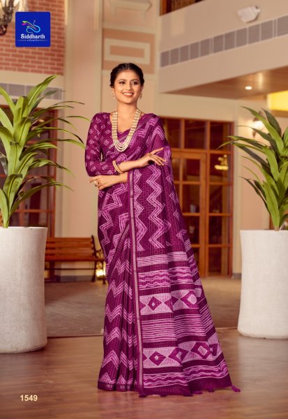 Image of Linen Zari Check Weaved With Lehariya Printed Body And Rich Pallu Tiny Border Saree
