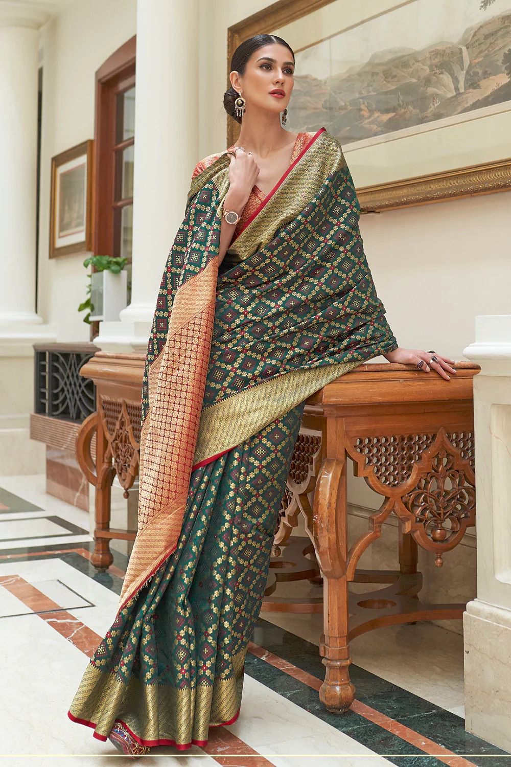 Pure Banarasi Silk All Over Zari Weaved Jaali With Rich Weaved Pallu Border Saree