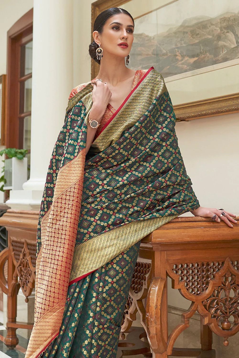 Pure Banarasi Silk All Over Zari Weaved Jaali With Rich Weaved Pallu Border Saree