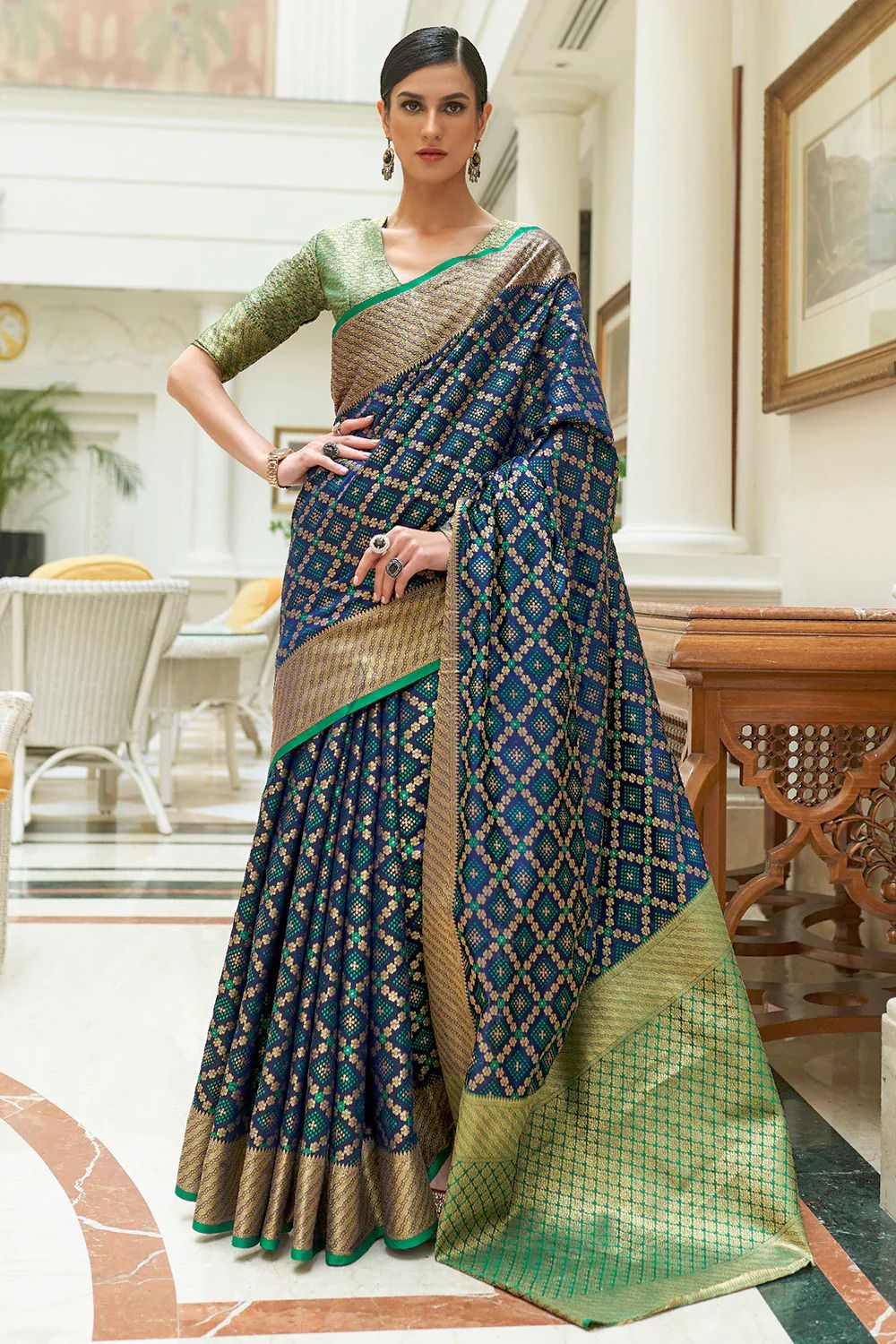 Pure Banarasi Silk All Over Zari Weaved Jaali With Rich Weaved Pallu Border Saree
