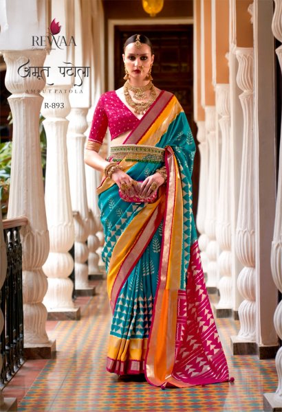 Image of Premium Silk Patola Exclusively Weaved With Floral Vacuum Finish Saree