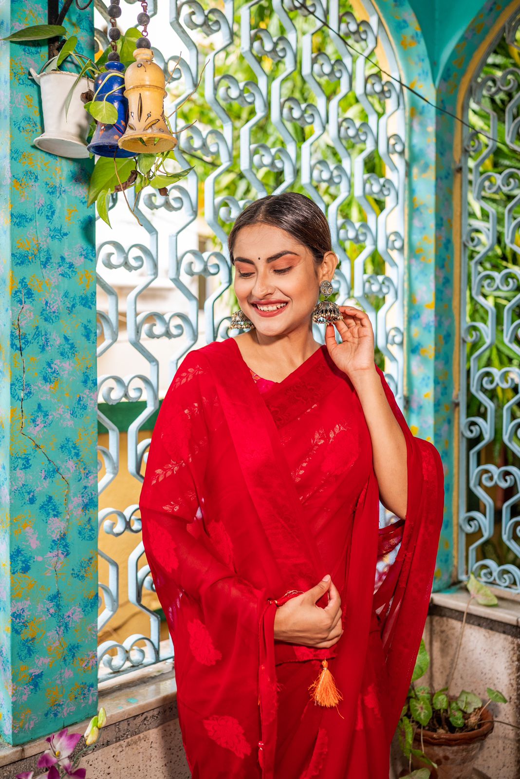 Pure Viscose Georgette Boota Pattern With Satin Brasso Border Saree