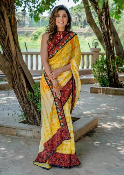 Image of Pure Cotton Silk All Over Shibori Printed Saree With Blouse Piece